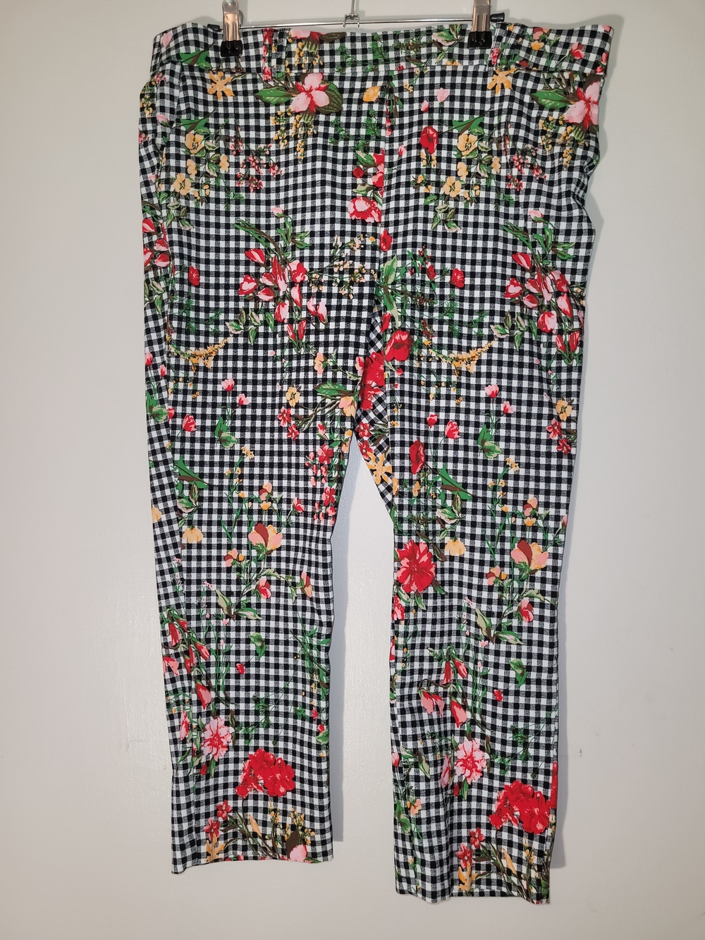 Jules & Leopold Black Gingham Leggings with Red & Green Floral Print A8